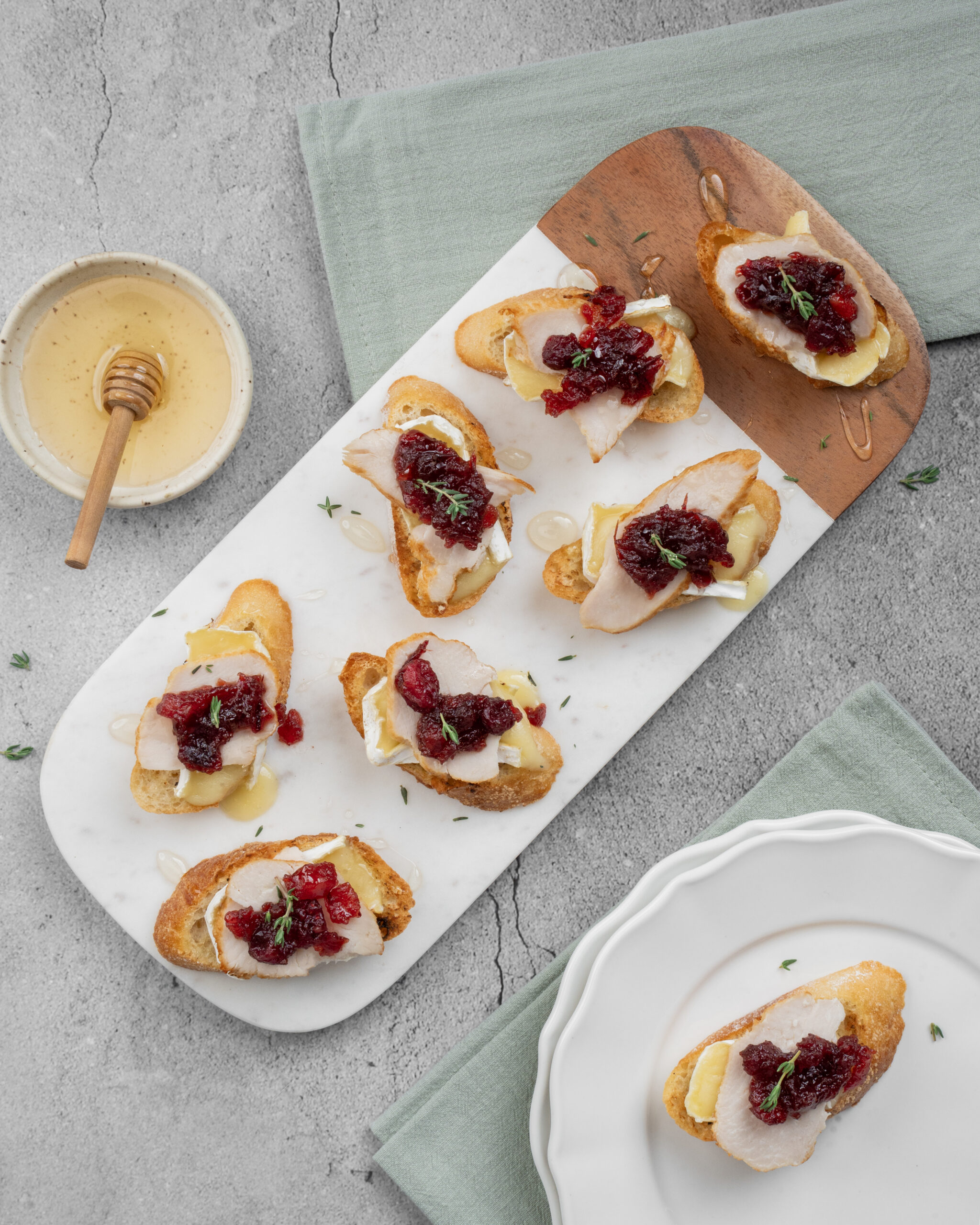 Lilydale® Carved Turkey Breast Brie & Cranberry Crostini