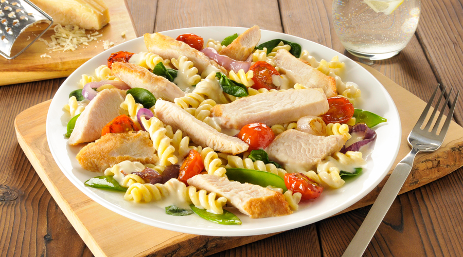 Easy Alfredo Chicken and Vegetable Fusilli