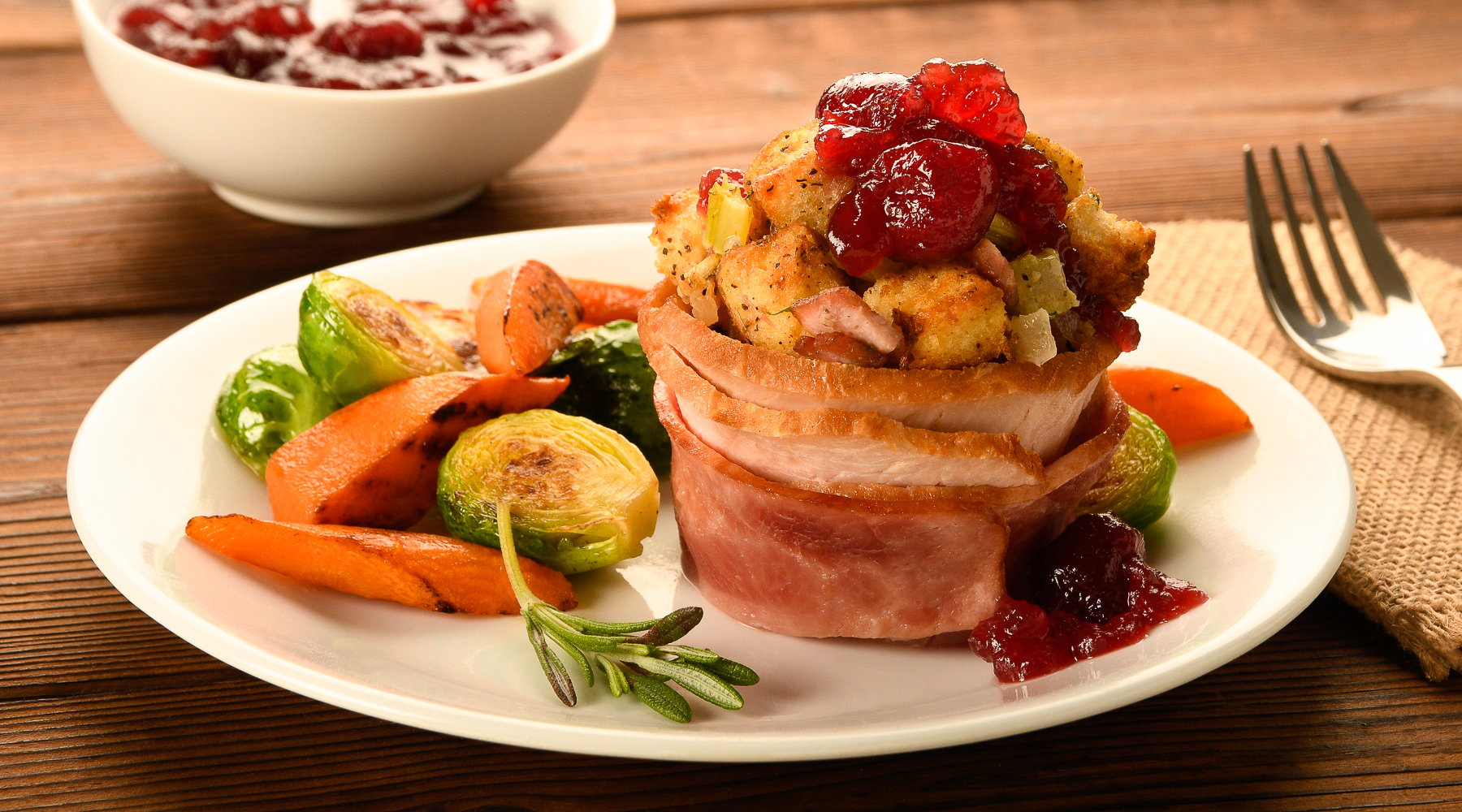 Turkey and Bacon Stuffing Cups with Cranberry Sauce